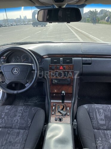 Mercedes E 300 1999, 450,000 km - 3.0 л - Bakı