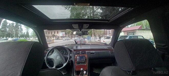 Mercedes E 230 1996, 320,000 km - 2.3 l - Göyçay