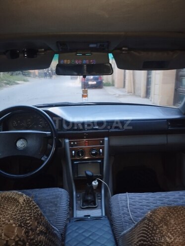 Mercedes E 200 1989, 180,000 km - 2.0 l - Bakı