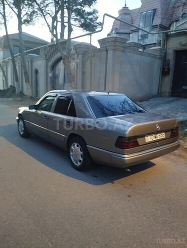 Mercedes E 200 1989, 180,000 km - 2.0 l - Bakı
