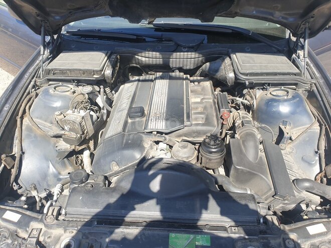 BMW 525 2002, 283,000 km - 2.5 l - Bakı