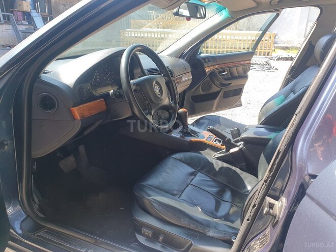 BMW 525 2002, 283,000 km - 2.5 l - Bakı