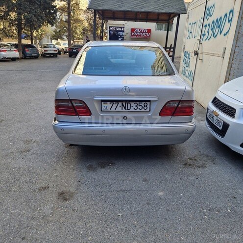 Mercedes E 240 1998, 389,000 km - 2.4 l - Bakı
