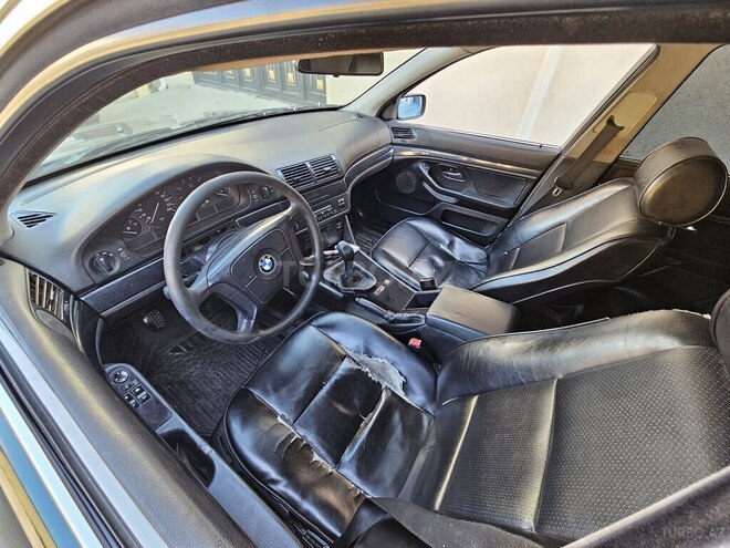 BMW 520 1997, 299,000 km - 2.0 л - Bakı