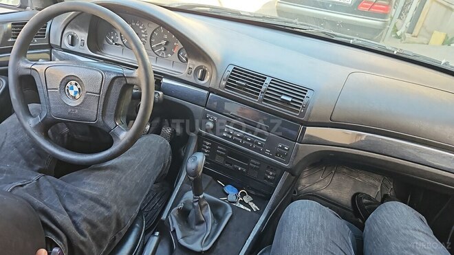 BMW 520 1997, 299,000 km - 2.0 л - Bakı