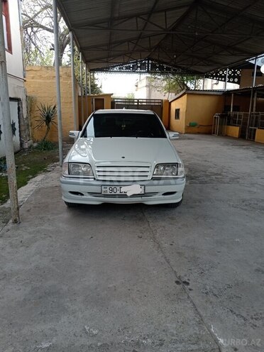 Mercedes C 220 1999, 445,000 km - 2.2 l - Saatlı