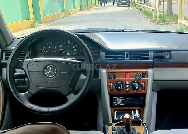 Mercedes E 200 1993, 344,000 km - 2.0 l - Bakı