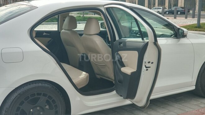 Volkswagen Jetta 2017, 92,000 km - 1.4 l - Bakı