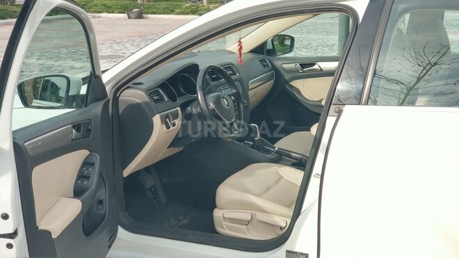 Volkswagen Jetta 2017, 92,000 km - 1.4 l - Bakı