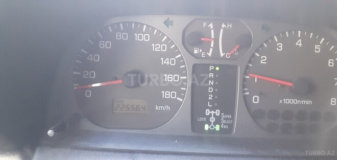 Mitsubishi Pajero 2004, 225,564 km - 2.0 л - Bərdə