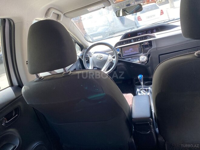 Toyota Prius C 2015, 195,000 km - 1.5 л - Bakı