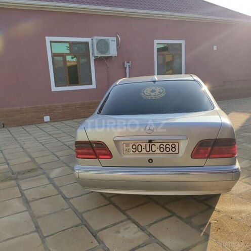 Mercedes E 270 2000, 234,120 km - 2.7 l - Bakı