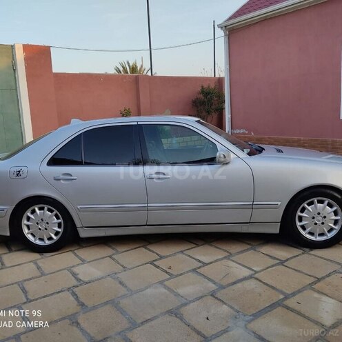 Mercedes E 270 2000, 234,120 km - 2.7 l - Bakı