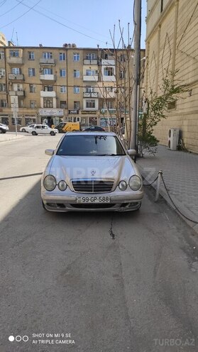 Mercedes E 270 2001, 311,000 km - 2.7 l - Bakı