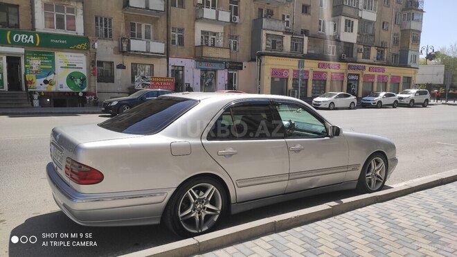 Mercedes E 270 2001, 311,000 km - 2.7 l - Bakı