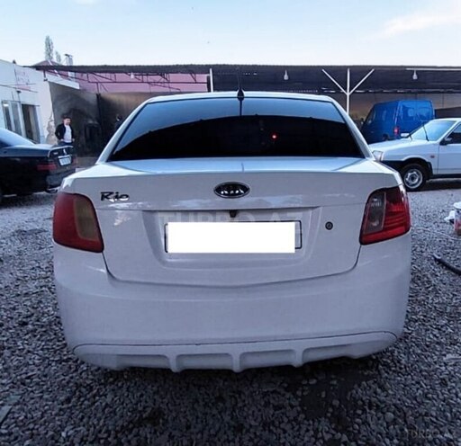 Kia Rio 2011, 300,000 km - 1.4 l - Gəncə