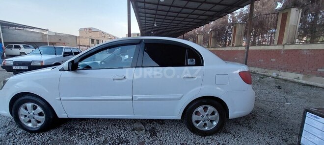 Kia Rio 2011, 300,000 km - 1.4 l - Gəncə