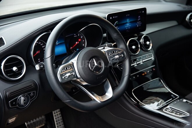 Mercedes  2022, 30,000 km - 2.0 l - Bakı