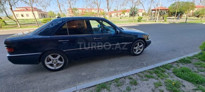 Mercedes C 200 1995, 411,000 km - 2.0 л - Qazax