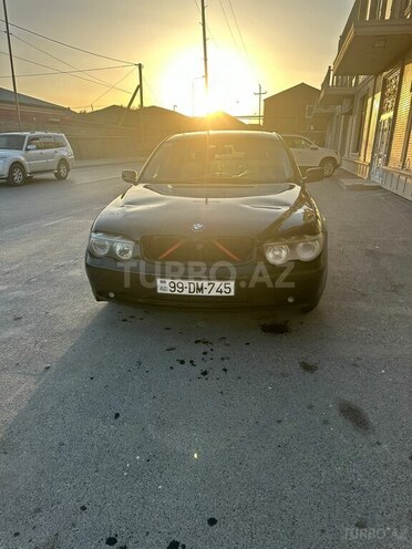 BMW 745
