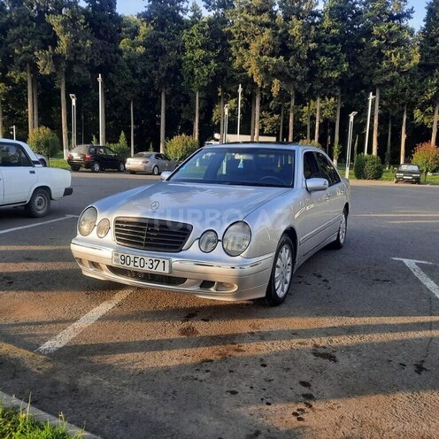 Mercedes E 270 1999, 467,147 km - 2.7 l - Qəbələ