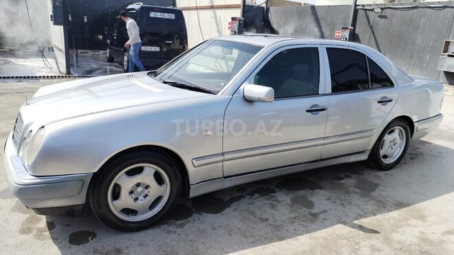 Mercedes E 290 1999, 229,000 km - 2.9 l - Bakı