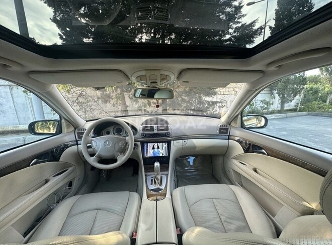 Mercedes E 240 2002, 299,000 km - 2.4 l - Bakı