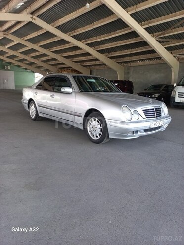 Mercedes E 220 2000, 520,000 km - 2.2 l - Zaqatala