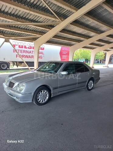 Mercedes E 220 2000, 520,000 km - 2.2 l - Zaqatala