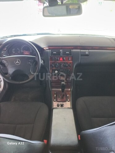 Mercedes E 220 2000, 520,000 km - 2.2 l - Zaqatala