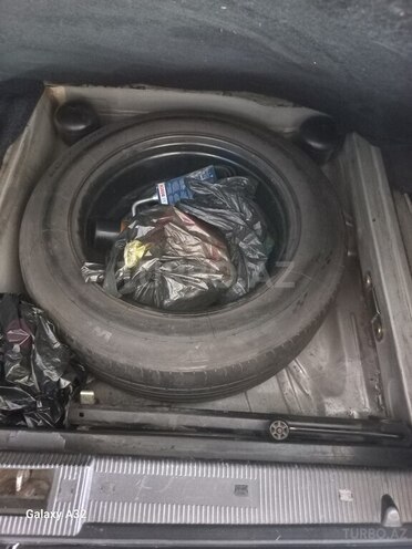 Mercedes E 220 2000, 520,000 km - 2.2 l - Zaqatala