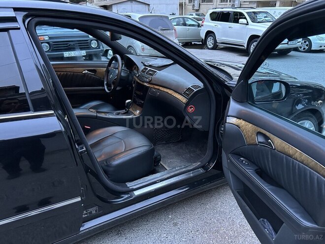 Mercedes E 220 2004, 280,000 km - 2.2 l - Bakı