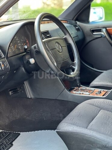 Mercedes C 220 1999, 296,000 km - 2.2 л - Bakı