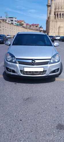 Opel Astra 2012, 233,000 km - 1.8 л - Bakı