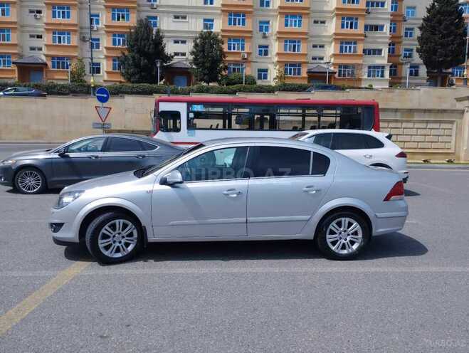 Opel Astra 2012, 233,000 km - 1.8 л - Bakı