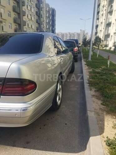 Mercedes E 270 2001, 345,256 km - 2.7 l - Bakı