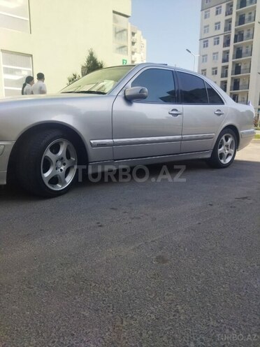 Mercedes E 270 2001, 345,256 km - 2.7 l - Bakı