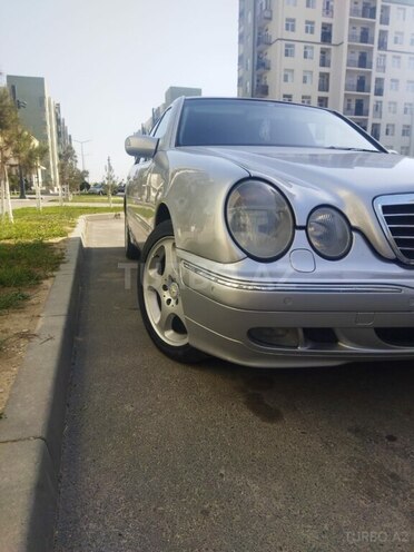 Mercedes E 270 2001, 345,256 km - 2.7 l - Bakı
