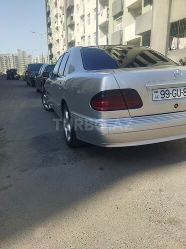Mercedes E 270 2001, 345,256 km - 2.7 l - Bakı