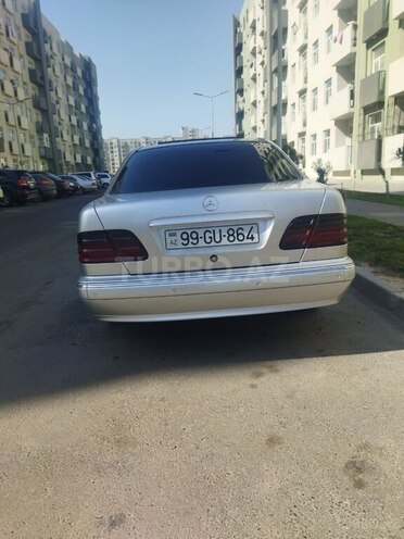 Mercedes E 270 2001, 345,256 km - 2.7 l - Bakı