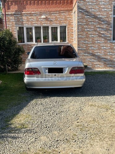 Mercedes E 220 1999, 677,000 km - 2.2 л - Lənkəran
