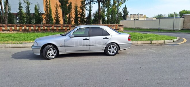 Mercedes C 200 2000, 204,500 km - 2.0 l - Balakən