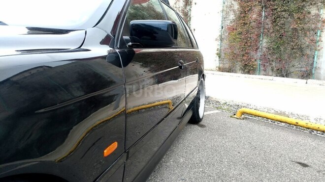 BMW 520 1999, 282,000 km - 2.0 l - Bakı