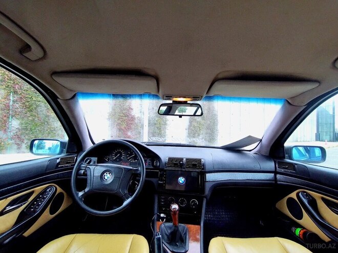 BMW 520 1999, 282,000 km - 2.0 l - Bakı
