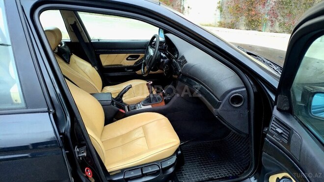 BMW 520 1999, 282,000 km - 2.0 l - Bakı