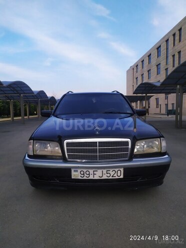 Mercedes C 200 2000, 289,000 km - 2.0 л - Quba