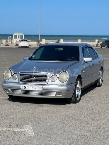 Mercedes E 220 1996, 385,000 km - 2.2 л - Bakı