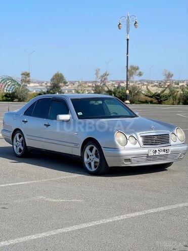 Mercedes E 220 1996, 385,000 km - 2.2 л - Bakı
