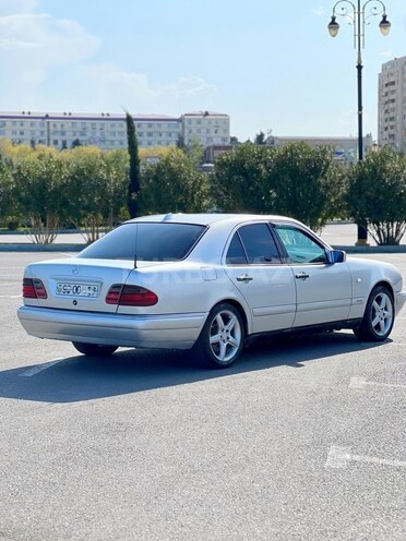 Mercedes E 220 1996, 385,000 km - 2.2 л - Bakı