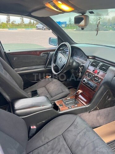 Mercedes E 220 1996, 385,000 km - 2.2 л - Bakı